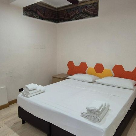 152Room Наполи Екстериор снимка