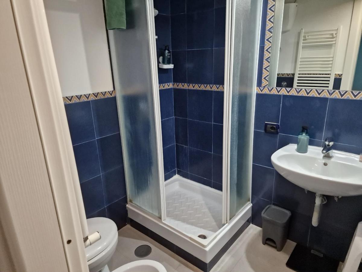 152Room Наполи Екстериор снимка